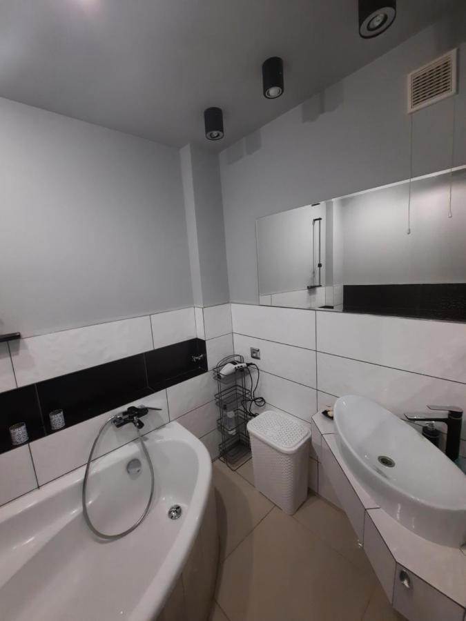 شقة Apartament Zorzy Przy Instytucie Kardiologii Anin وارسو المظهر الخارجي الصورة