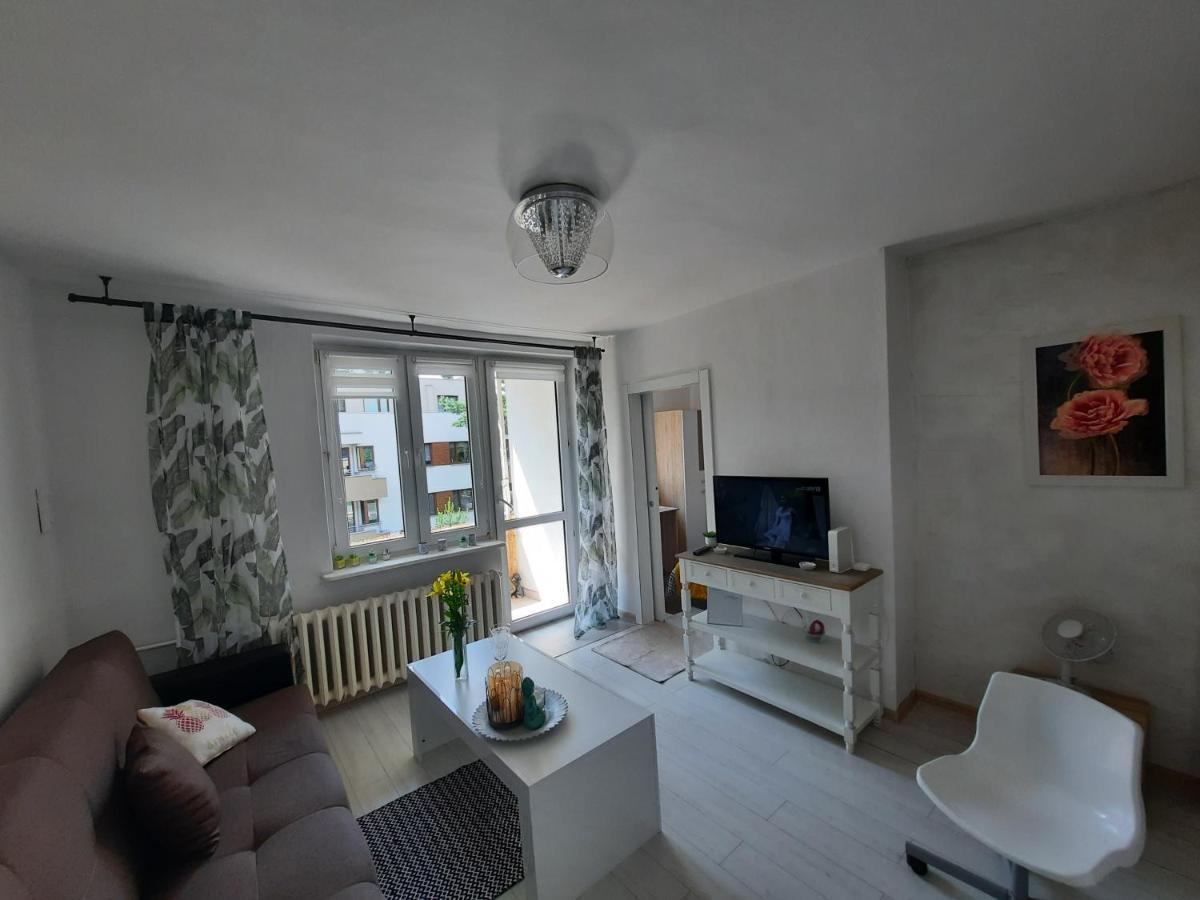 شقة Apartament Zorzy Przy Instytucie Kardiologii Anin وارسو المظهر الخارجي الصورة