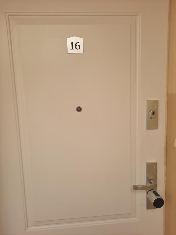 شقة Apartament Zorzy Przy Instytucie Kardiologii Anin وارسو المظهر الخارجي الصورة