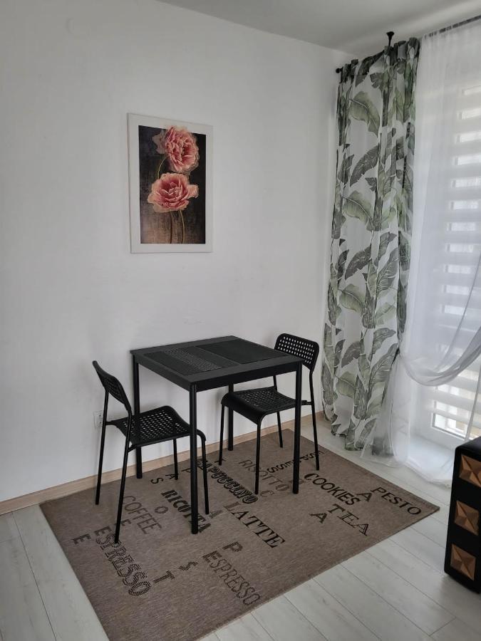شقة Apartament Zorzy Przy Instytucie Kardiologii Anin وارسو المظهر الخارجي الصورة